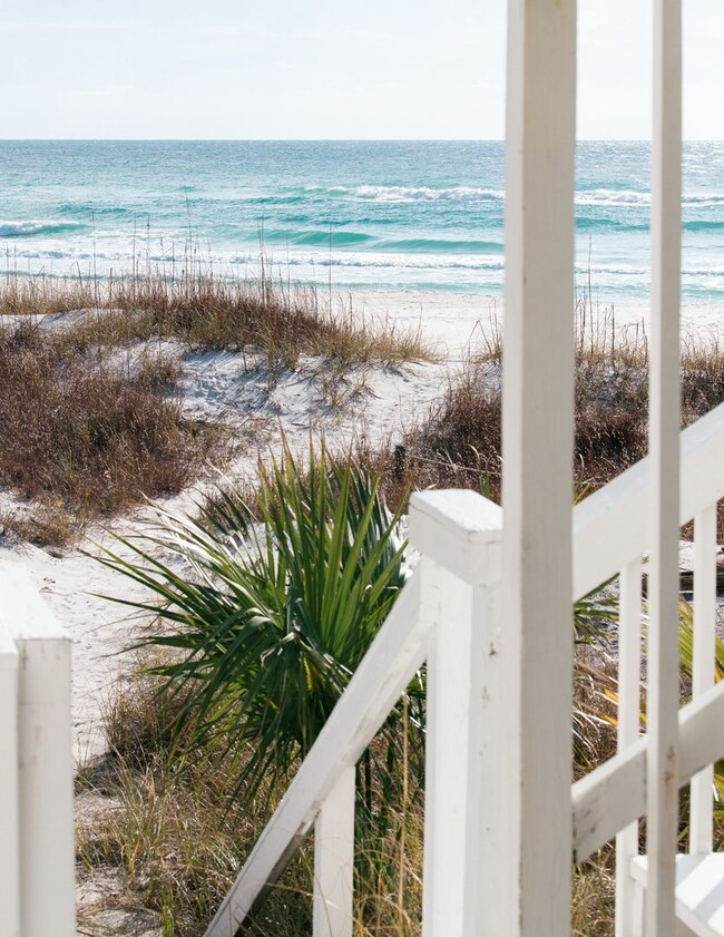 Building Photo - Newly Renovated Beach Front Four Bedroom Home