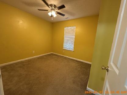 Building Photo - Spacious 3 Bedroom Home-122 Horse Shoe Bend