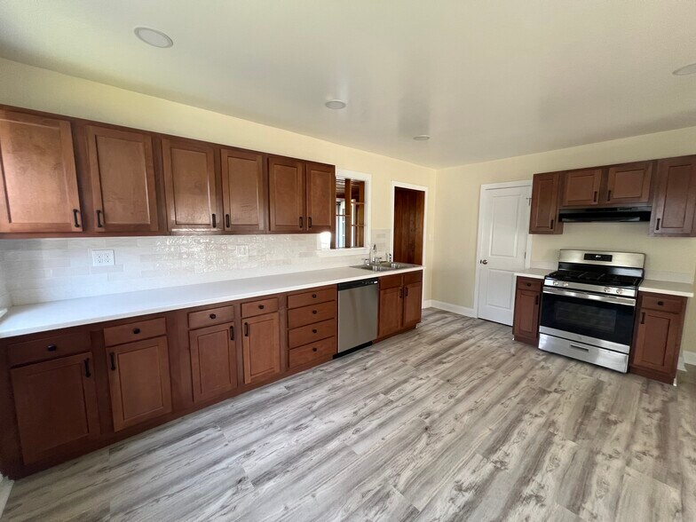 Building Photo - 20 McKinley Ter