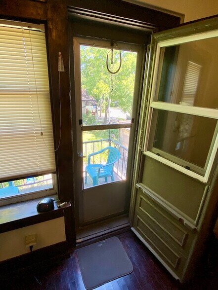 Building Photo - 3704 W National Ave