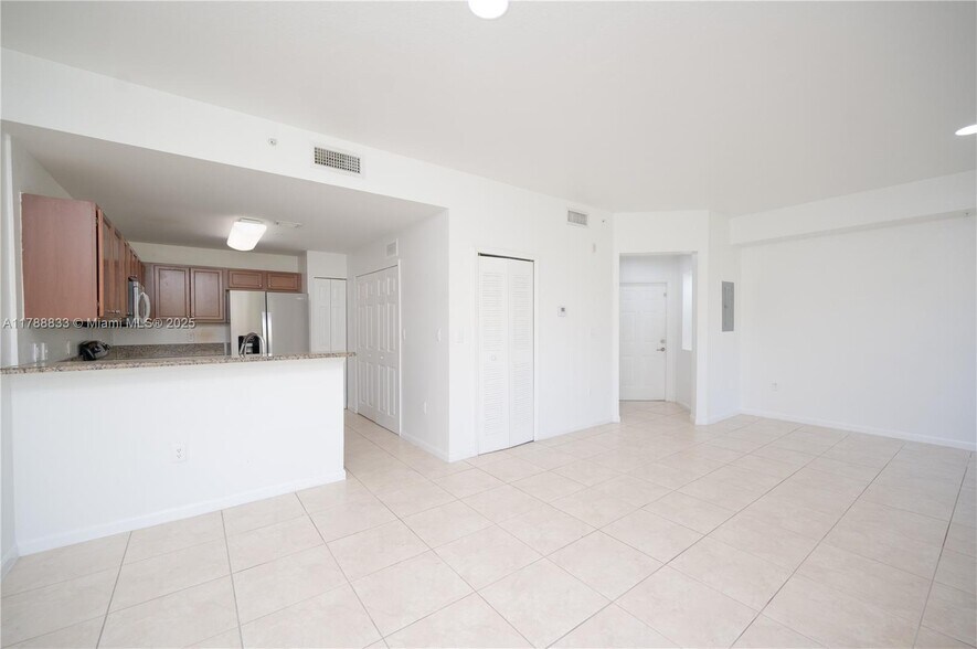 Building Photo - 11403 NW 89th St