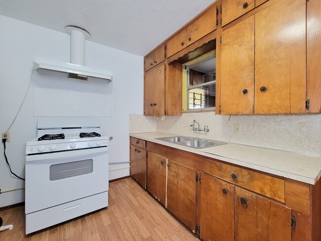 Building Photo - 409 N Parrish St