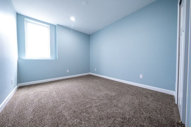 Building Photo - 18196 Goldfinch Wy