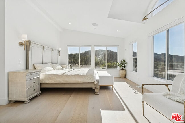 Building Photo - 265 Westlake Blvd