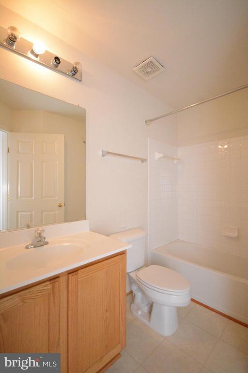 Building Photo - 6506 Wiltshire Dr