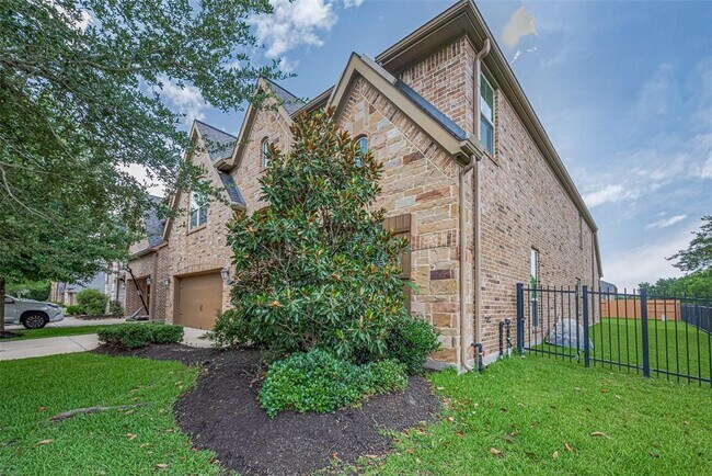 Building Photo - 27906 Colonial Point Dr