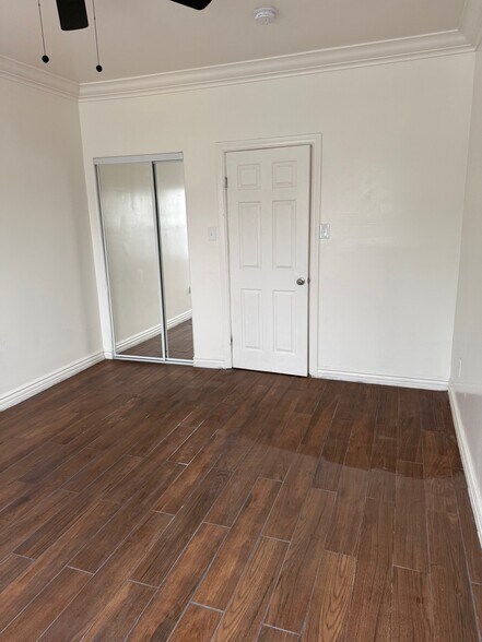Building Photo - 5636 S Broadway