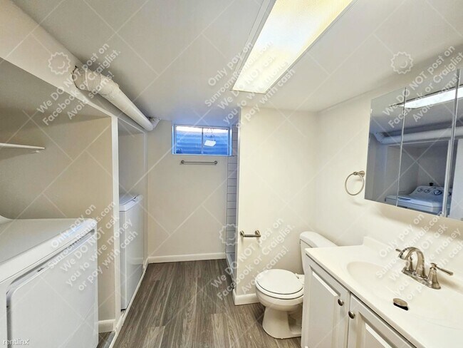 Building Photo - 2 br, 1 bath Duplex - 4300 S Acoma St