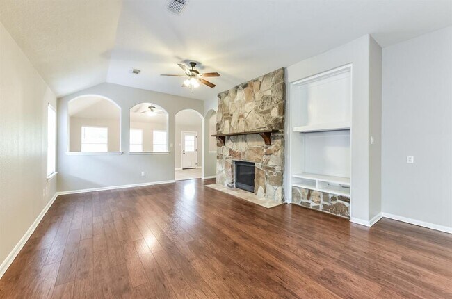 Building Photo - 15723 Chapel Lake Dr