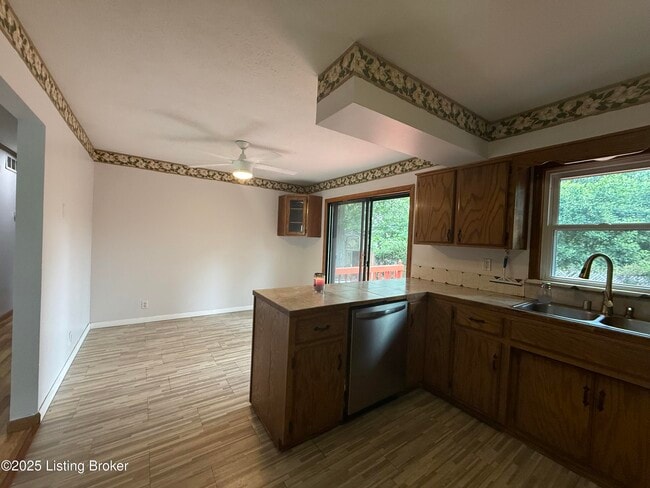 Building Photo - 8216 Glimmer Way