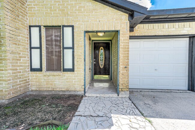 Building Photo - 10230 Trade Winds Dr