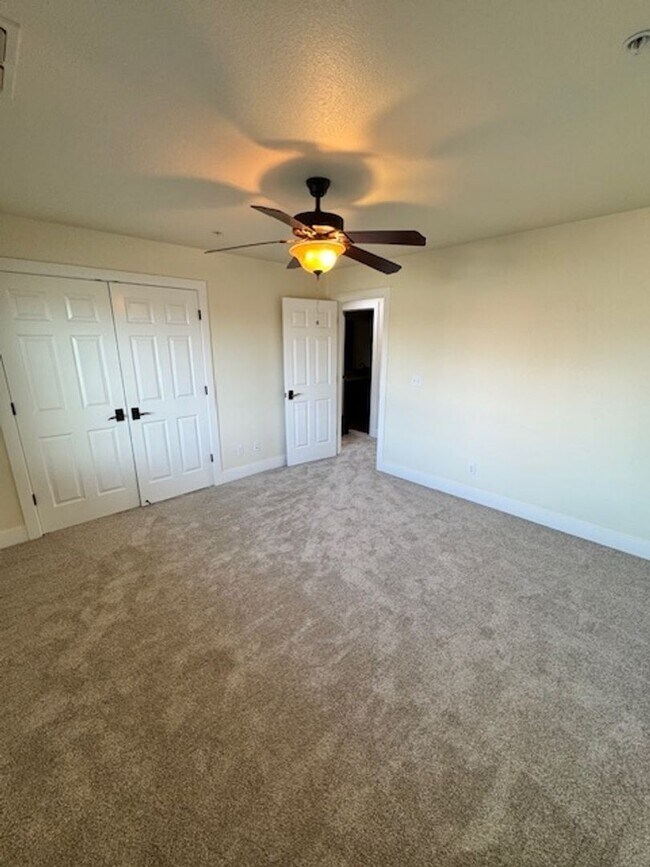 Building Photo - Upscale Modern 4 Bed | 2.5 Bath – Yard Maintenance Included | 2,271 Sq Ft | Prime Location