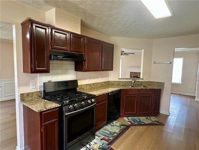 Building Photo - 665 Walnut Creek Dr NW