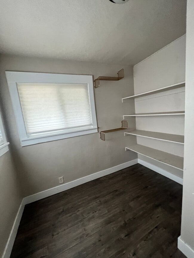 Building Photo - Newly Remodeled House in West Valley for Rent