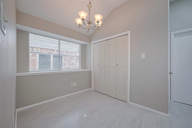 Building Photo - 2339 Loyanne Dr