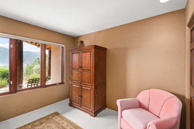 Building Photo - 132 Ridge Rd