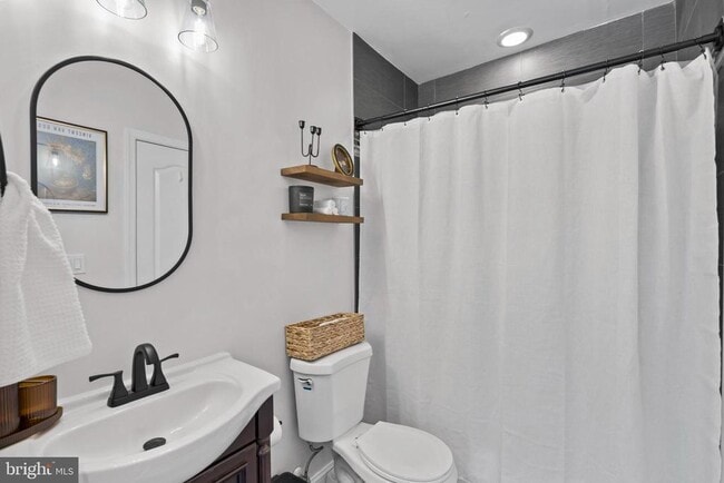 Building Photo - 1363 Childress St NE