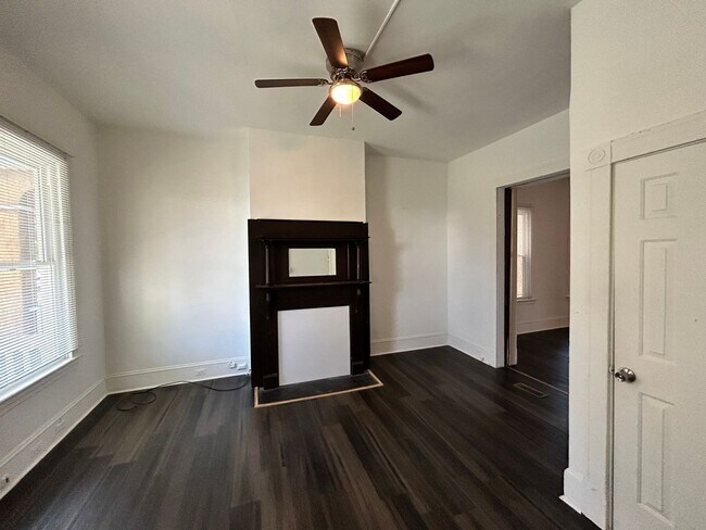 Building Photo - 3208 Carolina Ave