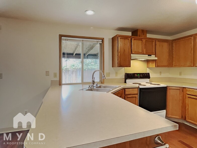 Building Photo - 7007 NE 142nd Ct