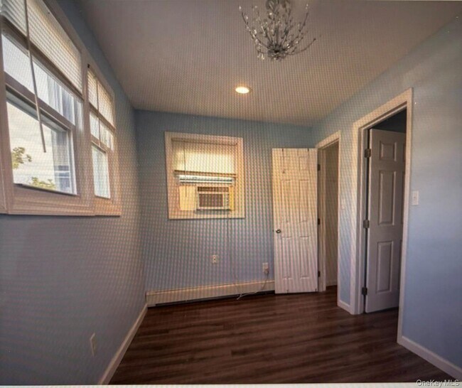 Building Photo - 264 S Ocean Ave