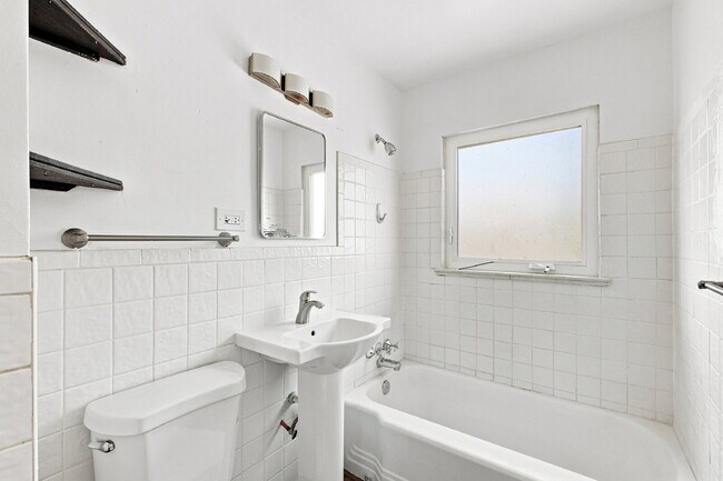 Building Photo - $2,590.95 with $300 Off The First Month's Rent, 4 Beds - 2 Bath, Single Family Home in Denver wit...