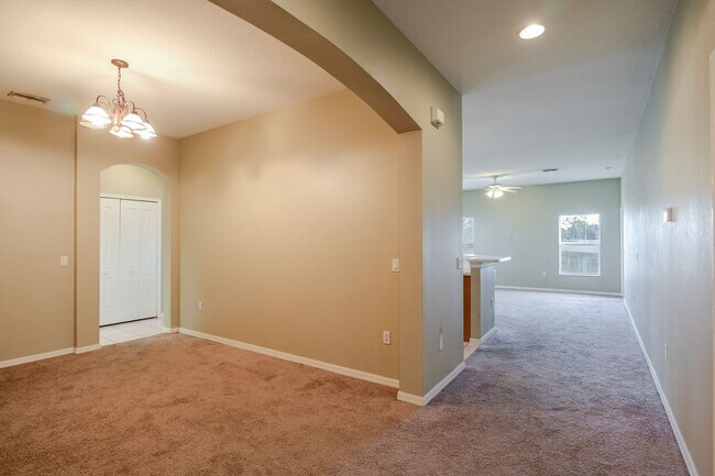 Building Photo - Highly Desirable Land O’ Lakes Rental With Easy Tampa Access