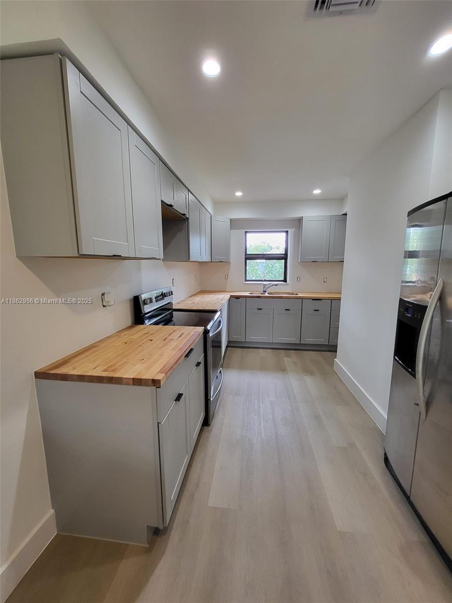 Building Photo - 816 NE 91st Ter
