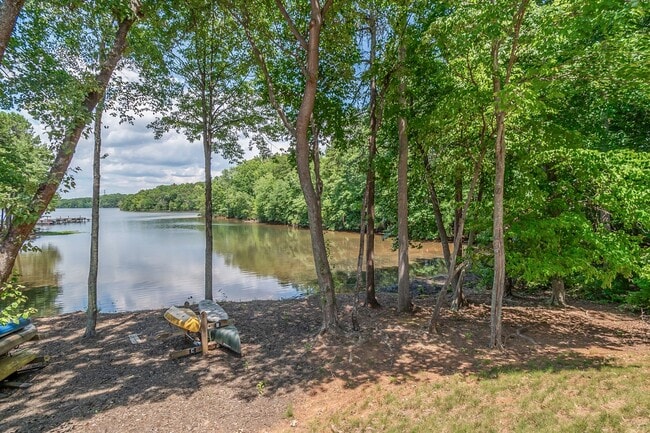 Building Photo - Waterfront Living at Its Finest - Beautifully Remodeled 3BR/2BA, 1st Floor, End Unit Condo on Lak...