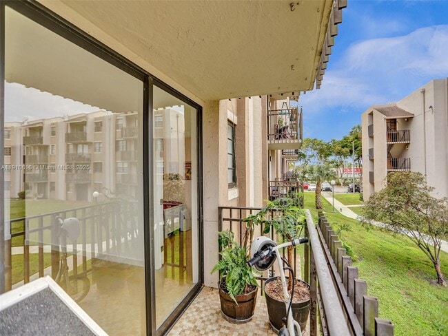 Building Photo - 3601 SW 117th Ave