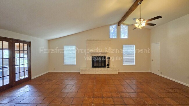 Building Photo - 7609 Linkside St