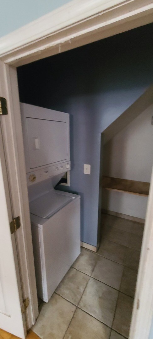 Building Photo - 1340 W 18th Pl