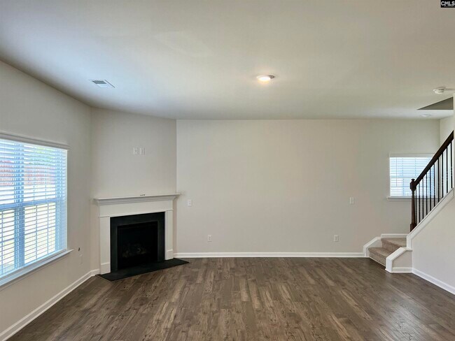 Building Photo - 120 Misty Green Ct