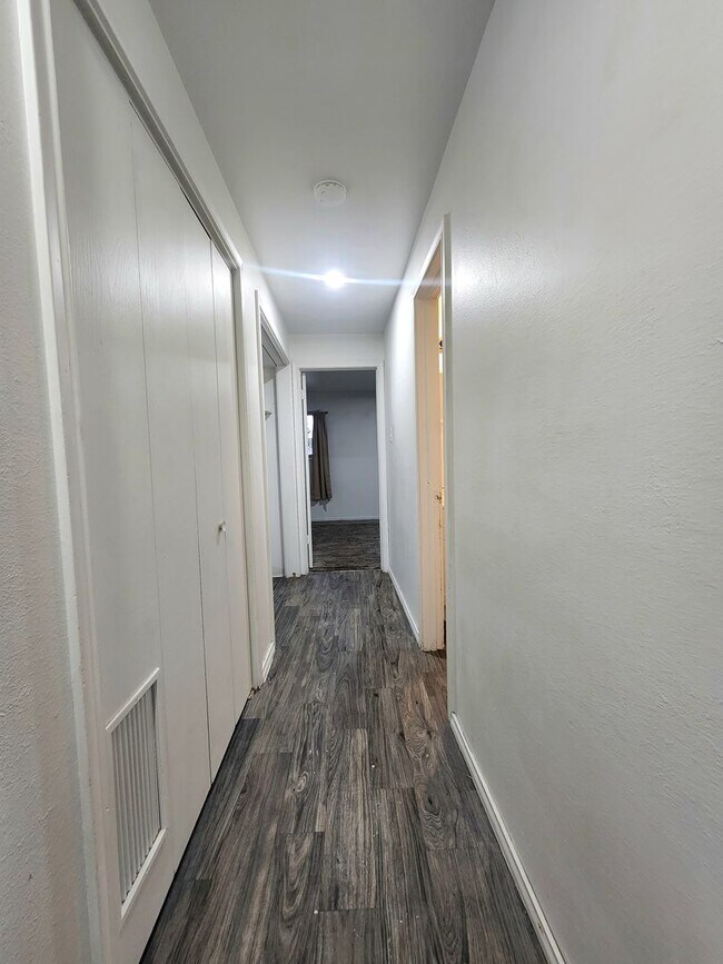 Building Photo - 832 S Waterleaf Pl