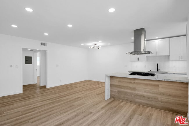 Building Photo - 1021 N Genesee Ave