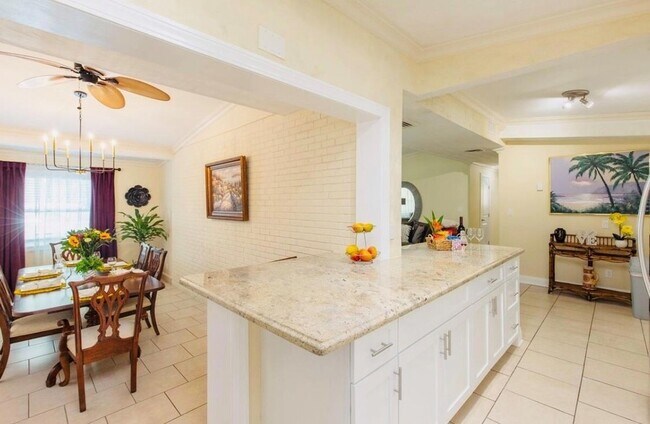Building Photo - 279 Hach Ln