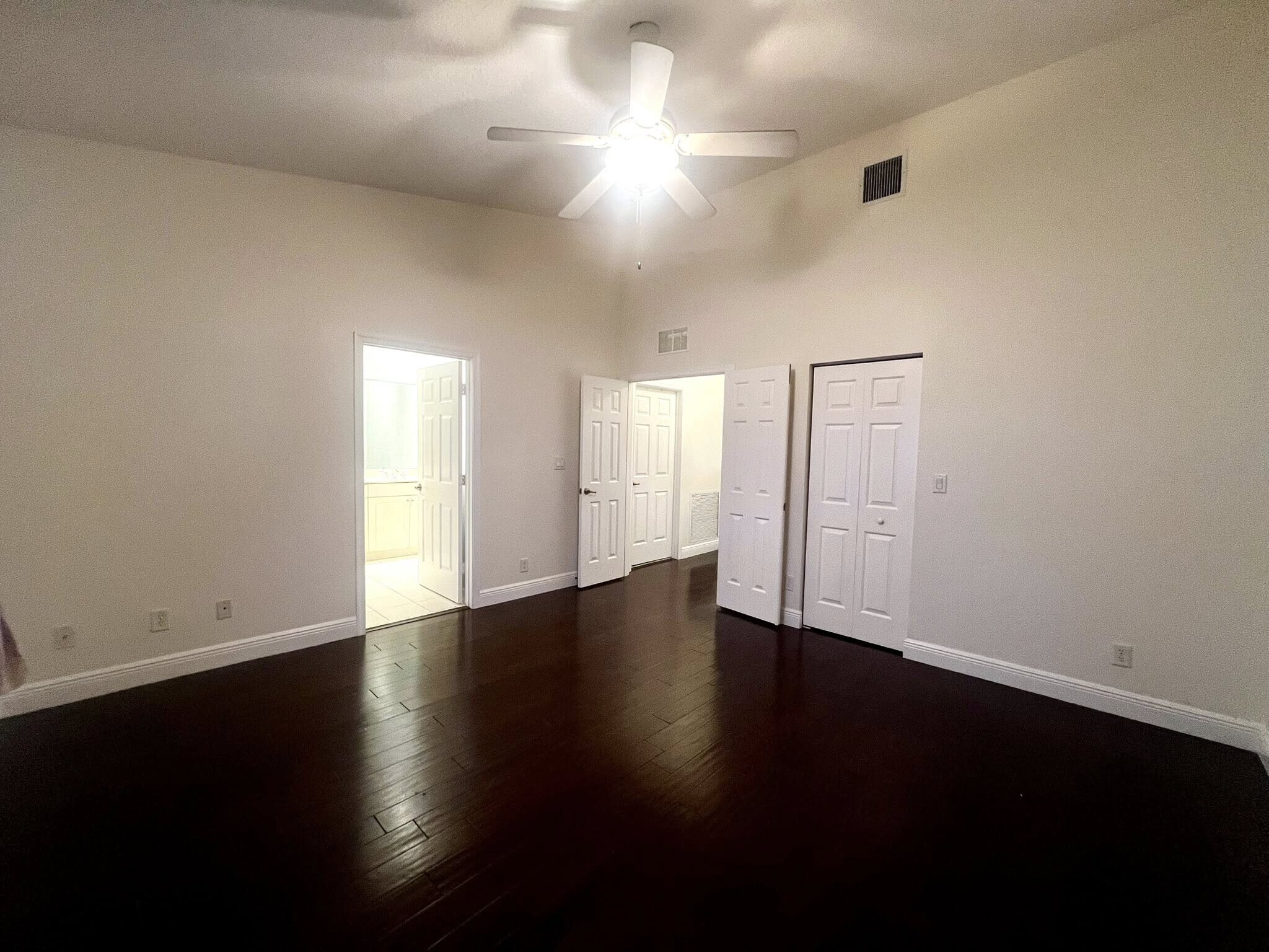 Building Photo - 3240 Fairway Cir