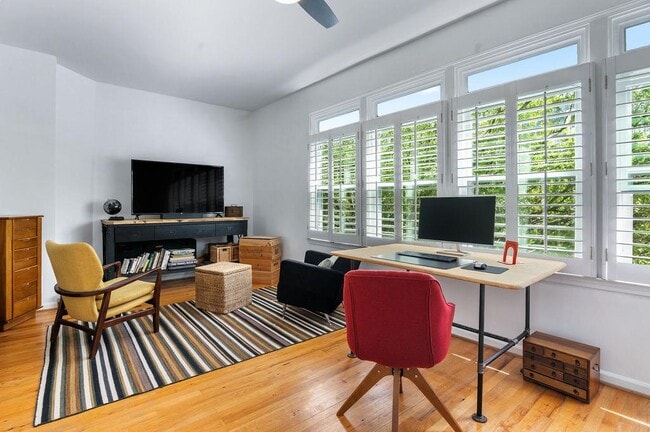 Building Photo - 230 Bradberry St SW