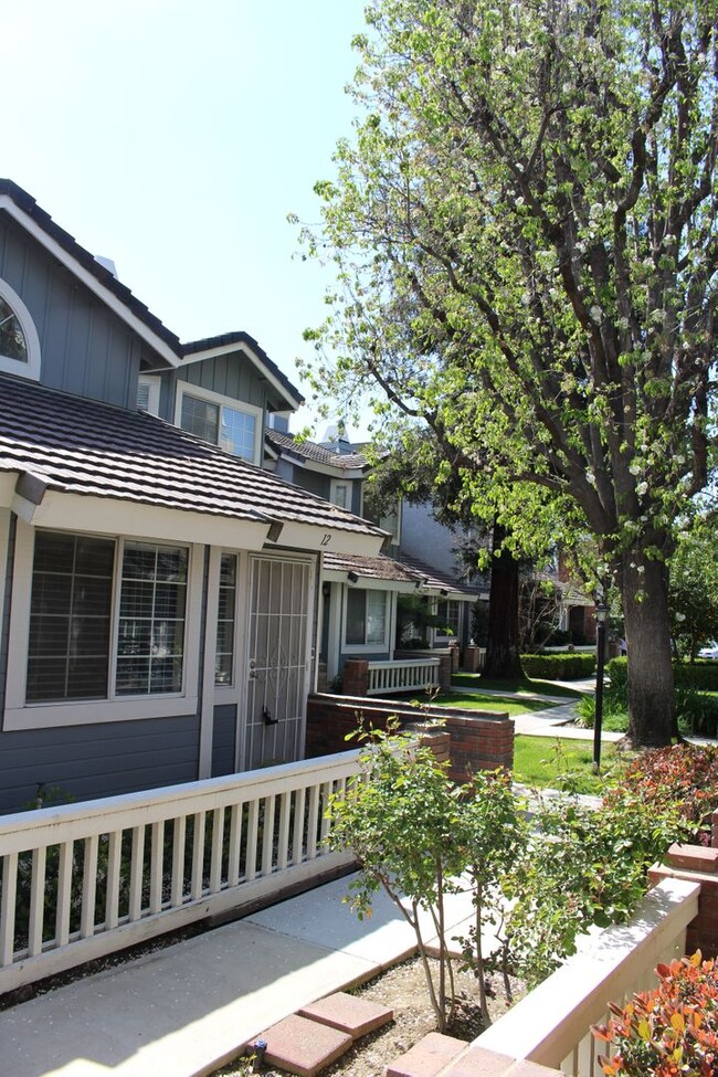 Building Photo - 2600 Brookside Dr