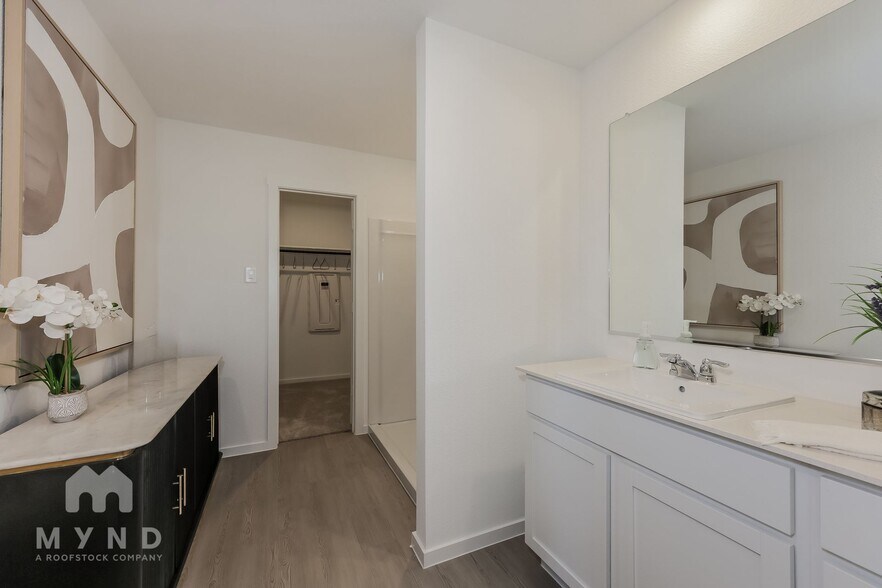 Building Photo - 2741 Mistwood Dr
