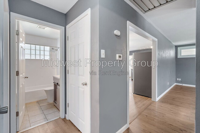 Building Photo - 1595 Flicker Dr