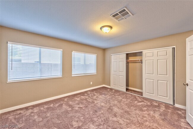 Building Photo - 8880 Wallaby Ln