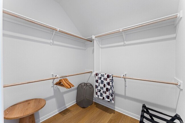 Building Photo - 2119 Hofstaat