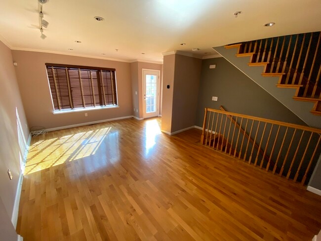 Building Photo - 624 Antioch Terrace