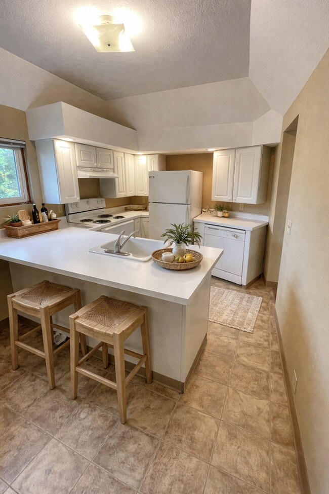 Building Photo - 4729 McCulloch St