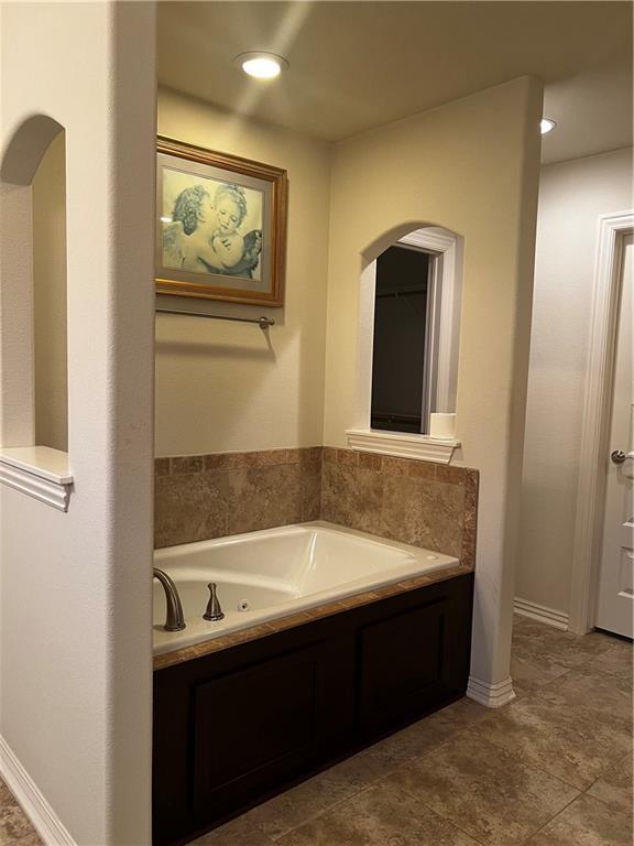 Building Photo - 4103-4103 SW Stonewood Terrace