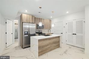 Building Photo - 2000 N Front St