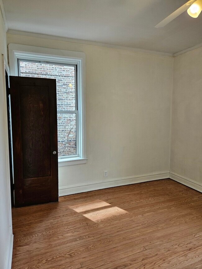 Building Photo - 4751 S Forrestville Ave