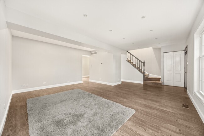 Building Photo - 125 41st St