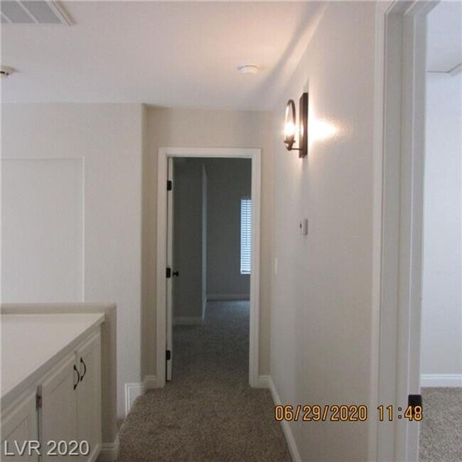Building Photo - Beautiful 3 Bedroom/2.5 Baths in Summerlin