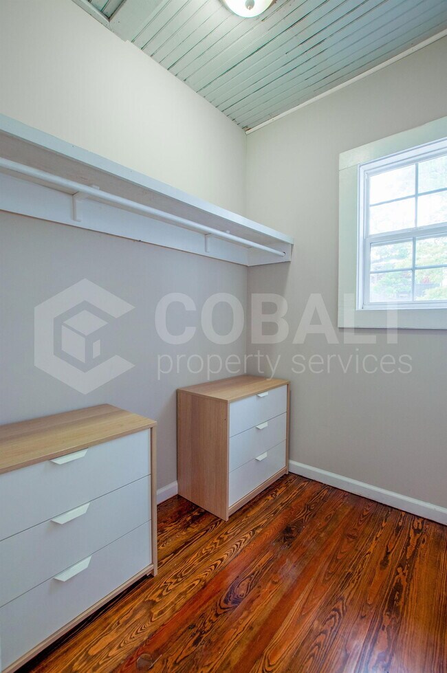 Building Photo - 499 Winton Terrace NE